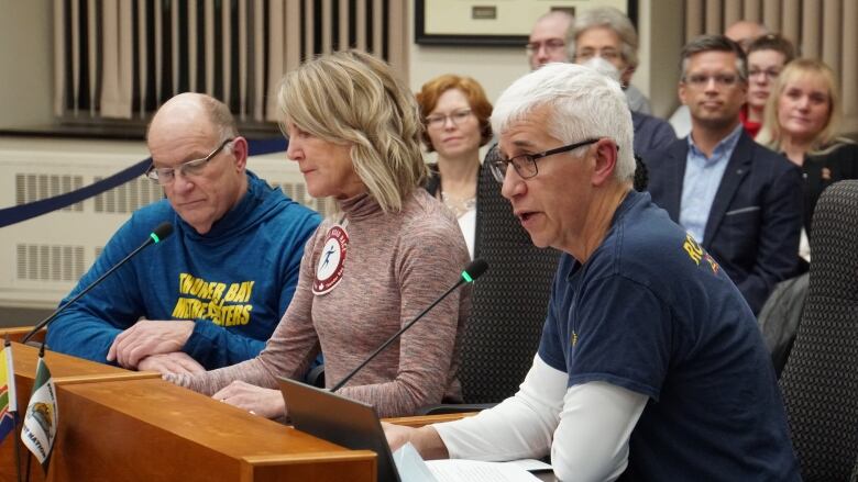 Warren Philp of Thunder Bay, Ont.'s Waterfront Trail Rotary Community Action Team, speaks into the microphone at city hall. He made a deputation during the city's public pre-budget deputation meeting on Thursday night. 